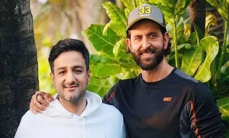Hrithik Roshan shares new picture with Siddharth Anand from the sets of Fighter