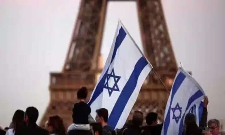 Pune: Israel flag stickers pasted on roads; Police registered 4 cases