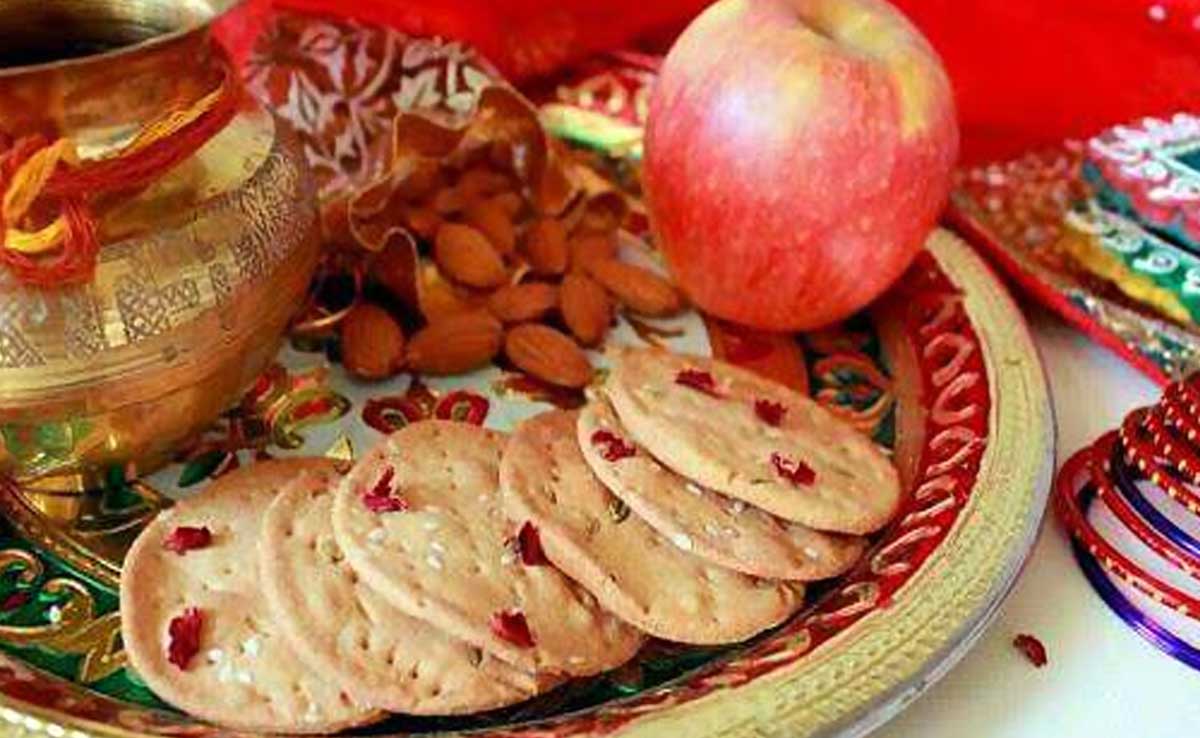 Karva Chauth 2023: Include these 7 nutritious things in your sargi thali during the fast.