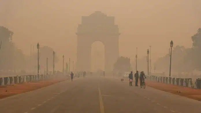 Delhi shrouded in toxic smog, air quality severe