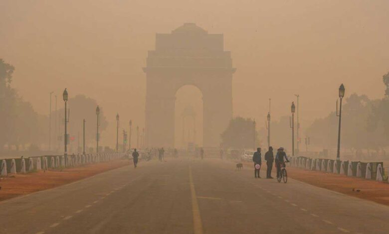 Delhi shrouded in toxic smog, air quality severe