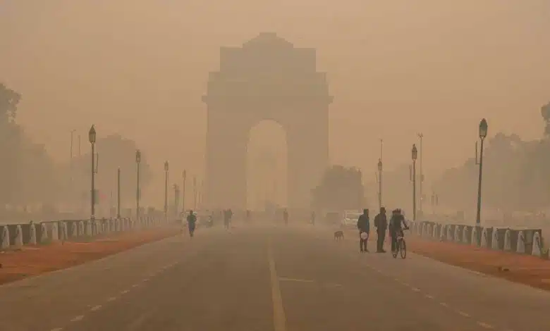 Delhi shrouded in toxic smog, air quality severe