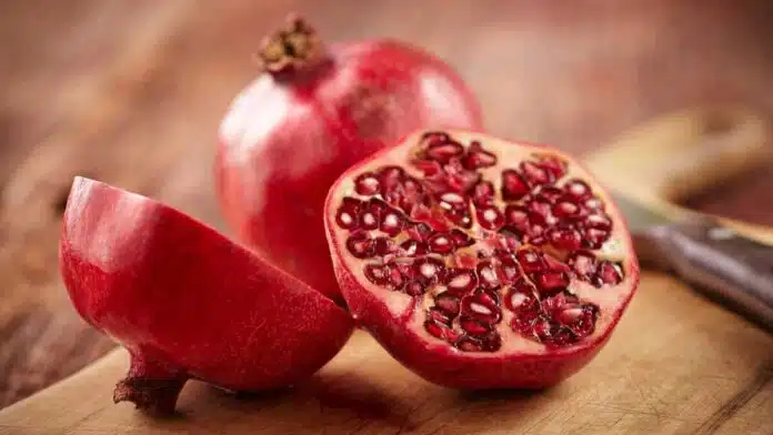 10 reasons to drink pomegranate juice