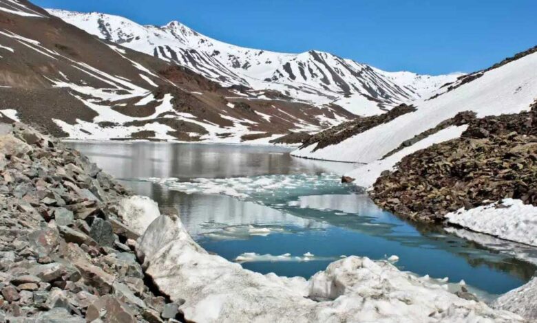 650 roads 5 highways closed due to snowfall in Himachal