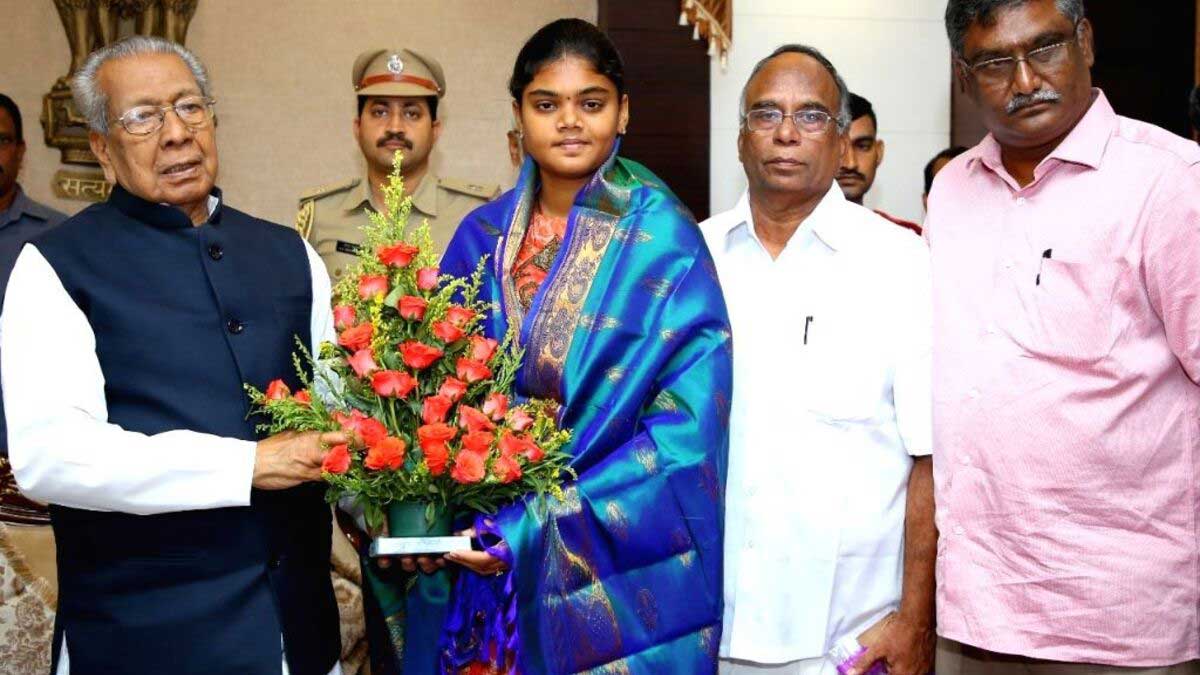 andhra pradesh governor congrats jyoti surekha for archery