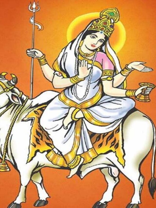 Which goddess is worshiped on the eighth day of Navratri?