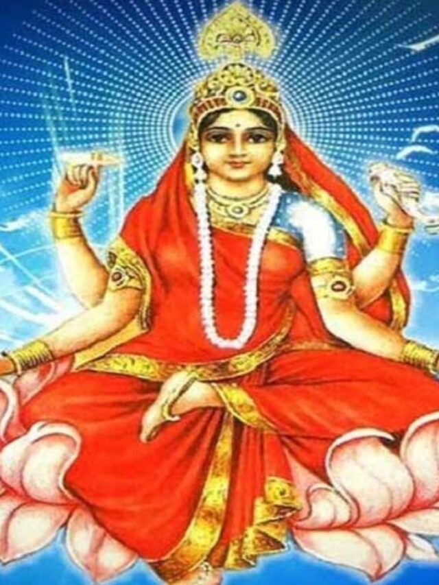 Which goddess is worshiped on the ninth day of Navratri?
