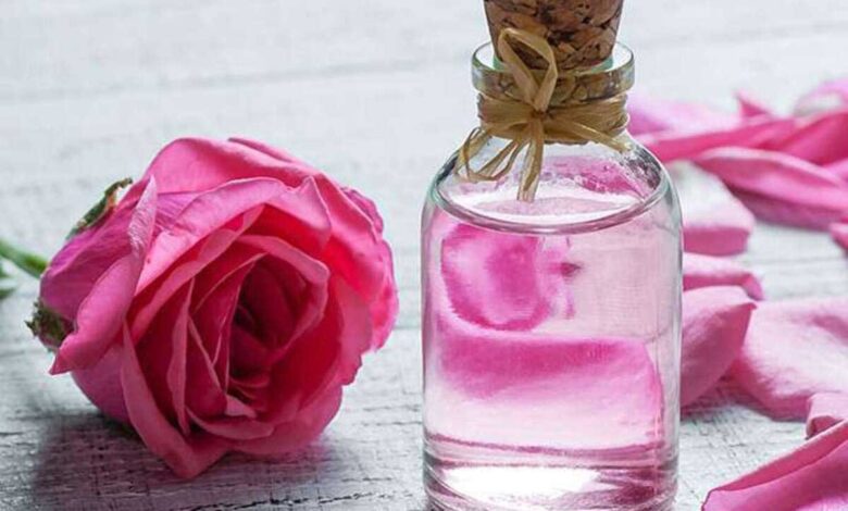 10 Rose water benefits and uses for skin, hair and eyes