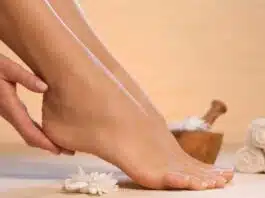 10 simple remedies at home to get soft feet