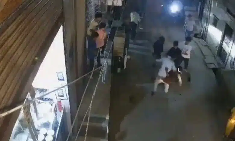 20 year old boy stabbed to death in Seelampur Delhi