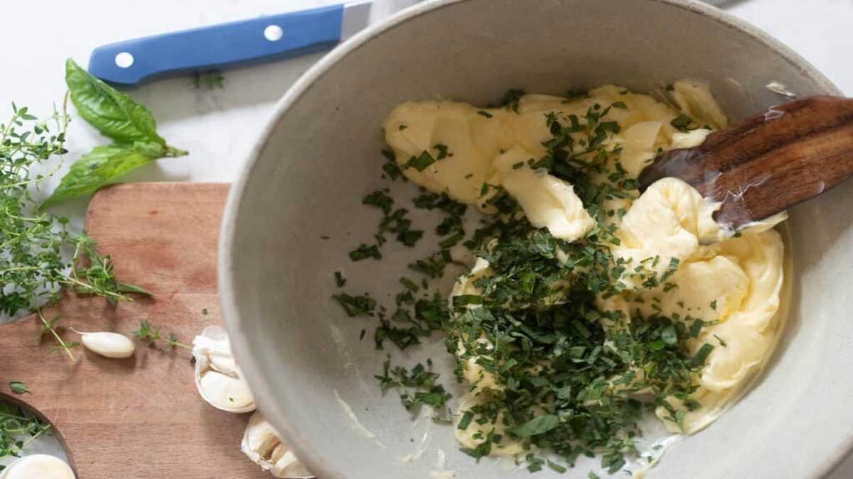 5 Tips for Making Garlic Butter