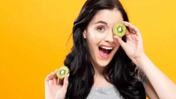 5 benefits of kiwi in hair care routine