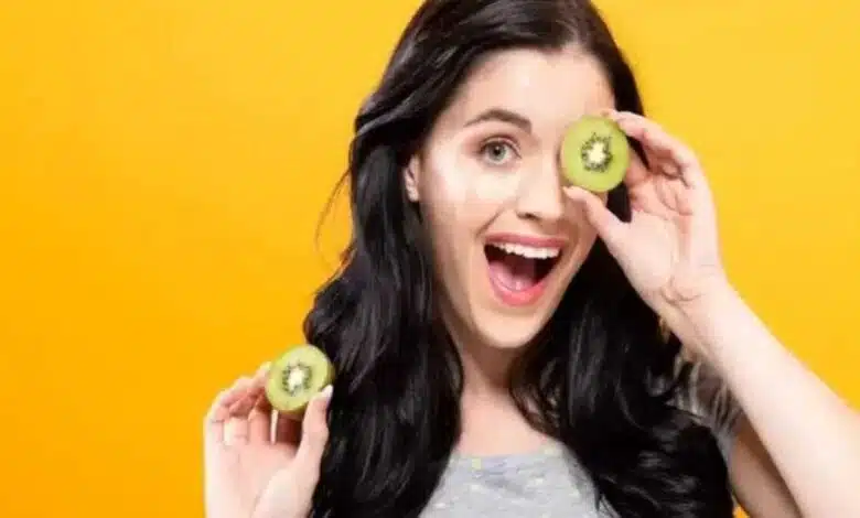 5 benefits of kiwi in hair care routine