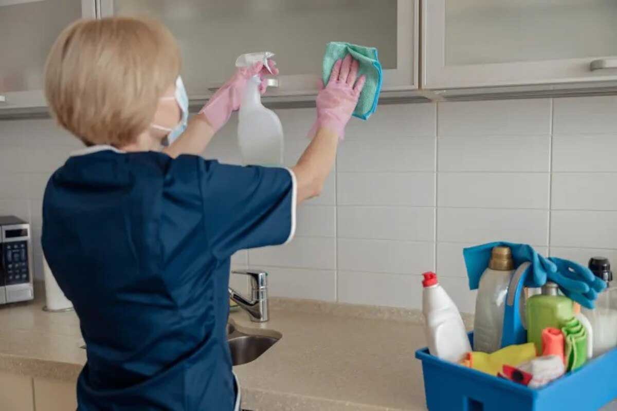 5 uses of vinegar that will help keep your kitchen clean 1 5 uses of vinegar that will help keep your kitchen clean