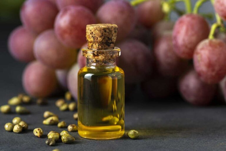 Grape Seed Oils: मुंहासे रोकने के लिए 6 सर्वश्रेष्ठ अंगूर के बीज के तेल