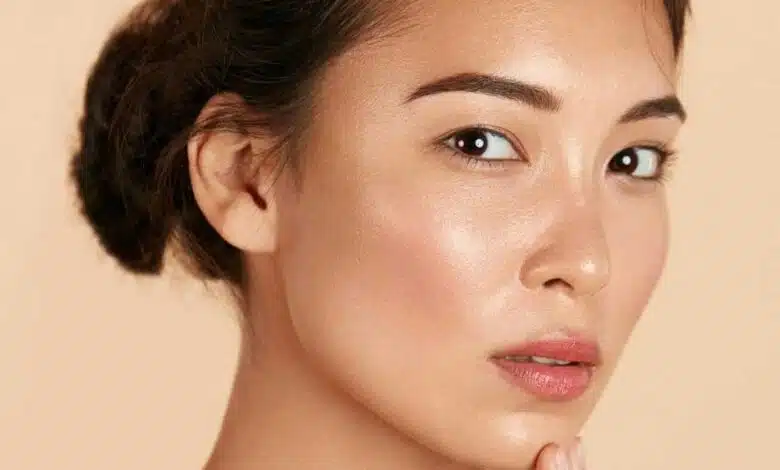 7 Healthy Foods to Treat Oily Skin