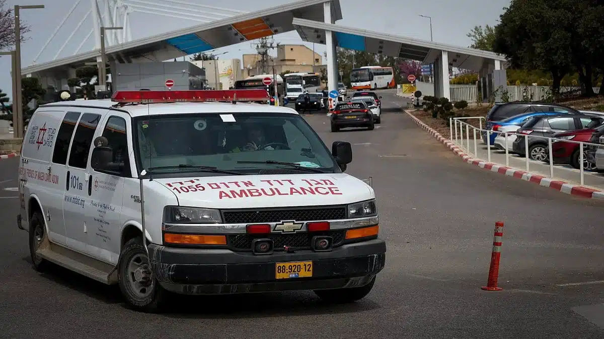 Ambulance driver caught 'smuggling' Palestinians in Israel