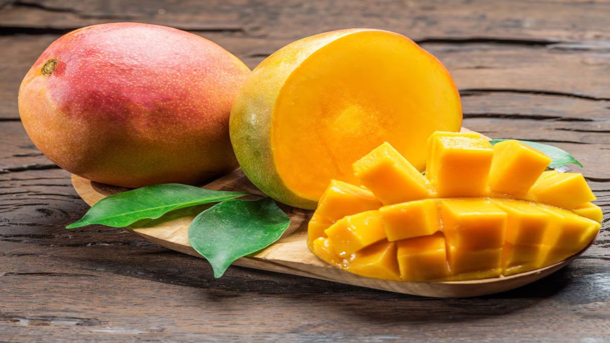 Can we eat curd and mango together