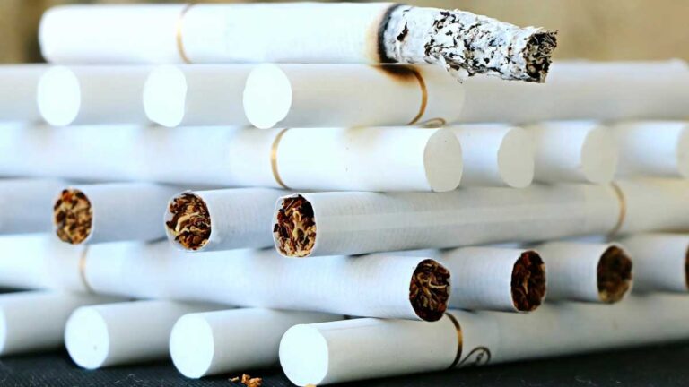 DRI Mumbai ने 8 करोड़ रुपये से अधिक मूल्य की विदेशी Cigarettes की जब्त 