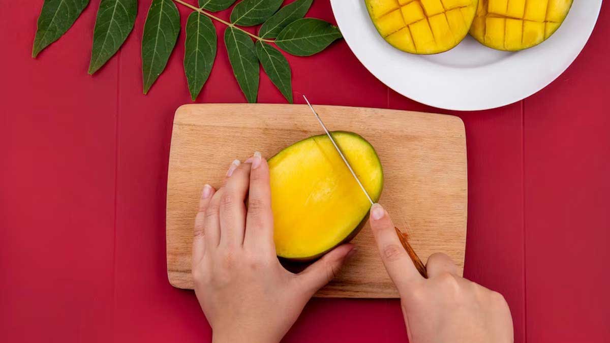 Does eating mango lead to weight gain