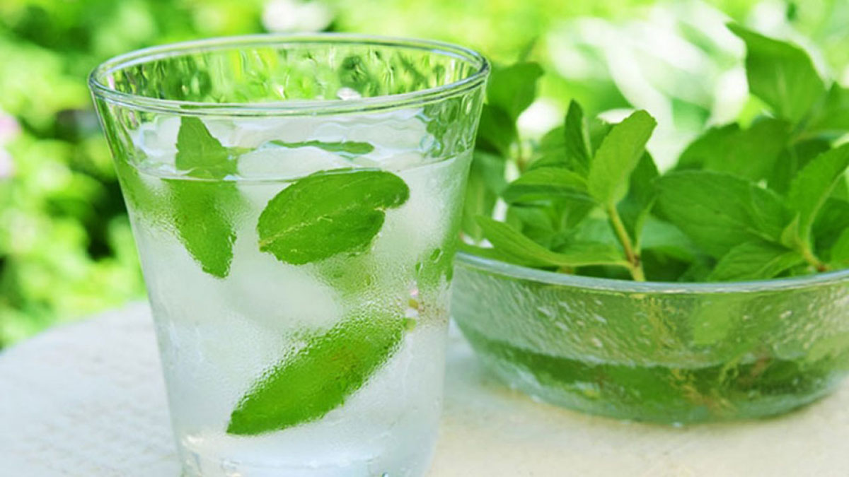 Drink mints water on an empty stomach after waking up in the morning, the flabby stomach will go away.