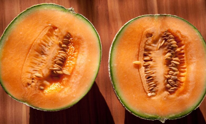 Eating Muskmelon in summer is like nectar