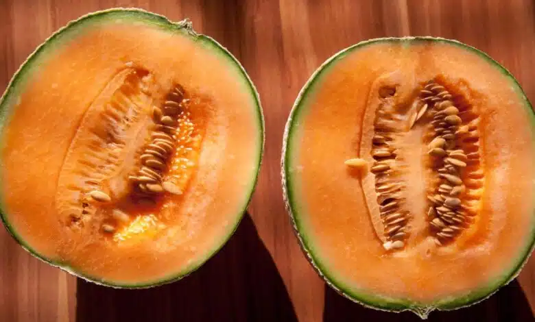 Eating Muskmelon in summer is like nectar
