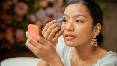 How to keep makeup from melting in summer