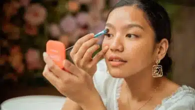 How to keep makeup from melting in summer