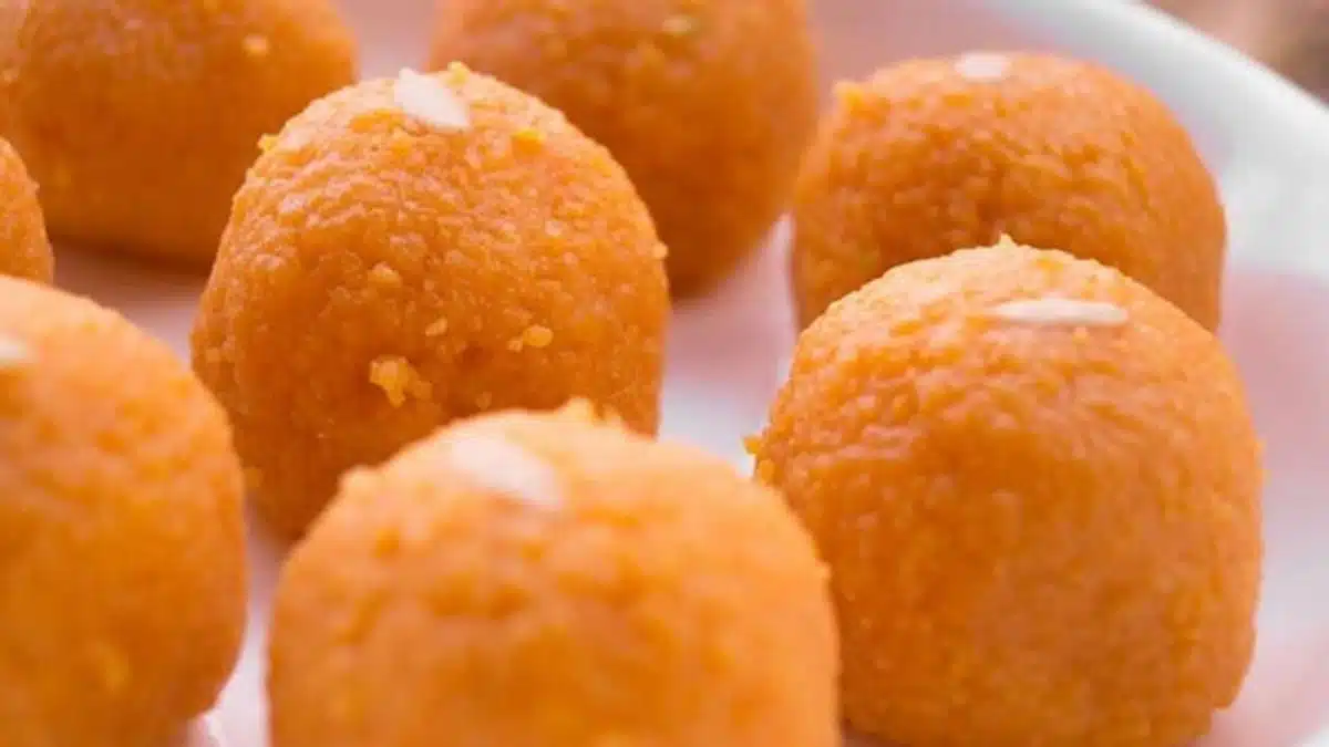 If you are fond of eating sweets, then prepare delicious Bundi laddu at home quickly.