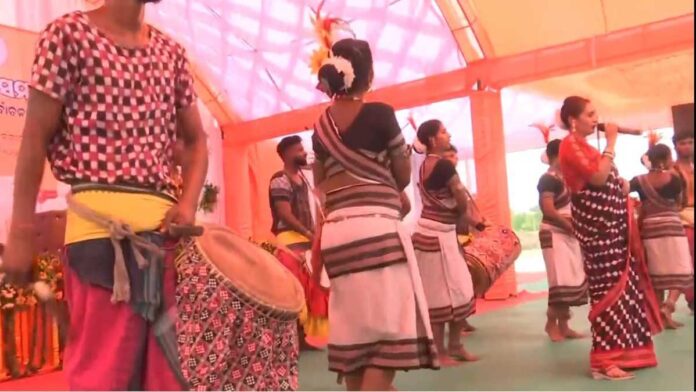 Odisha folk artists performed in election rallies