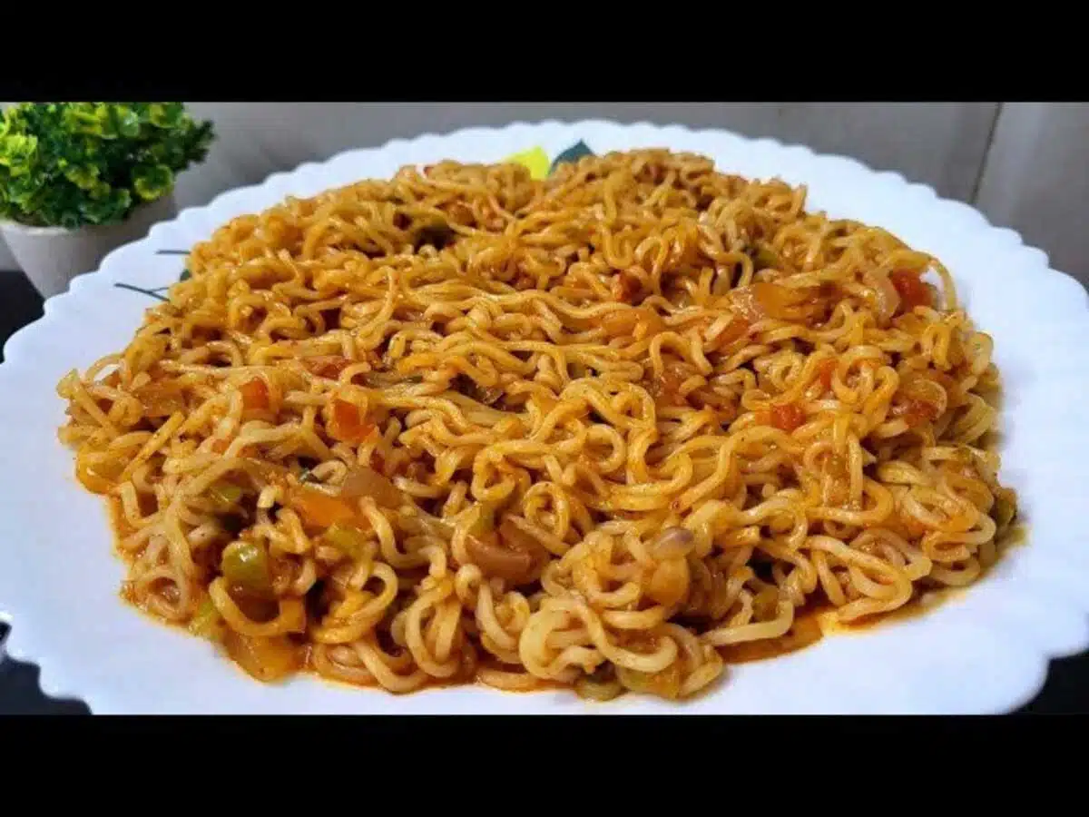 Prepare Noodles Masala at home