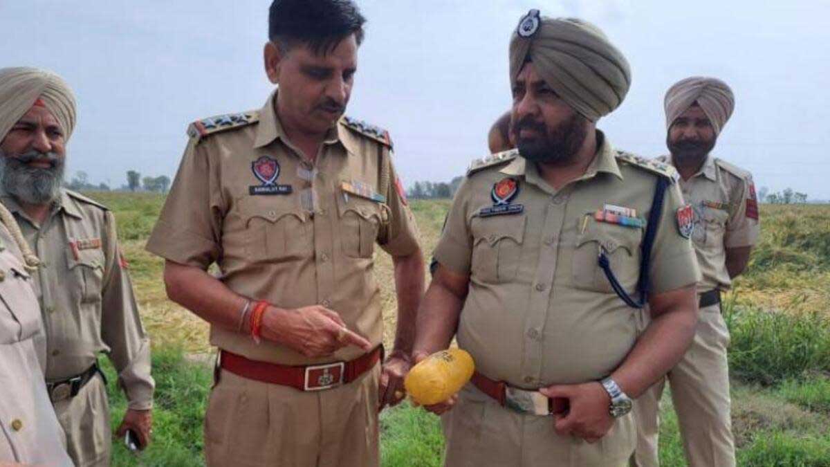 Punjab Police, BSF recovered heroin from Amritsar