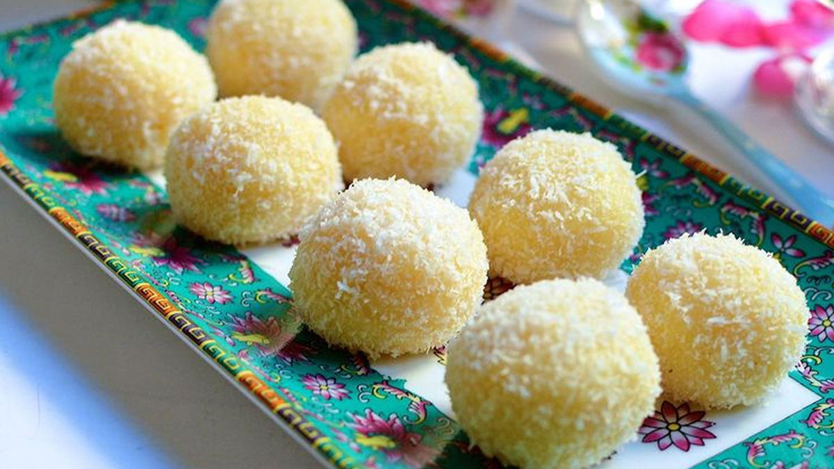 This coconut laddu will give relief from bone pain