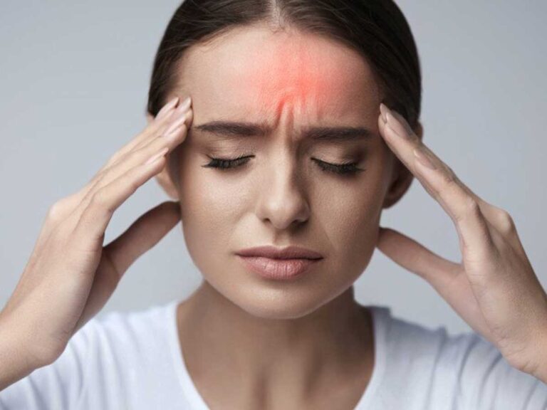 Headache के इलाज के लिए 10 प्राकृतिक घरेलू उपचार