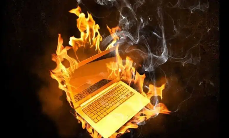 2 killed in Pakistan after laptop explodes in fire