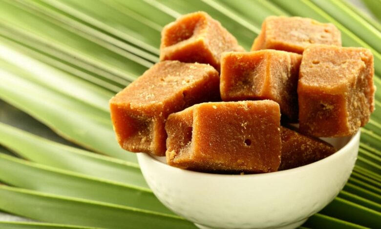 6 benefits of eating jaggery on an empty stomach every day