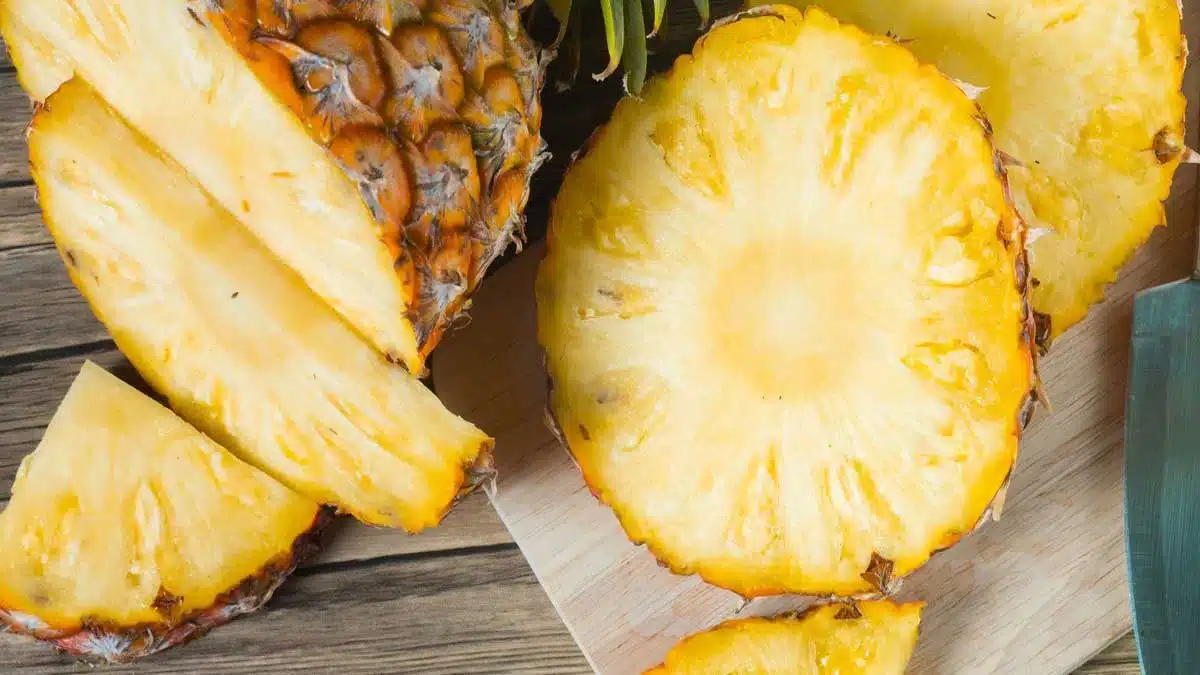 8 Amazing Benefits of Eating Pineapple Every Day