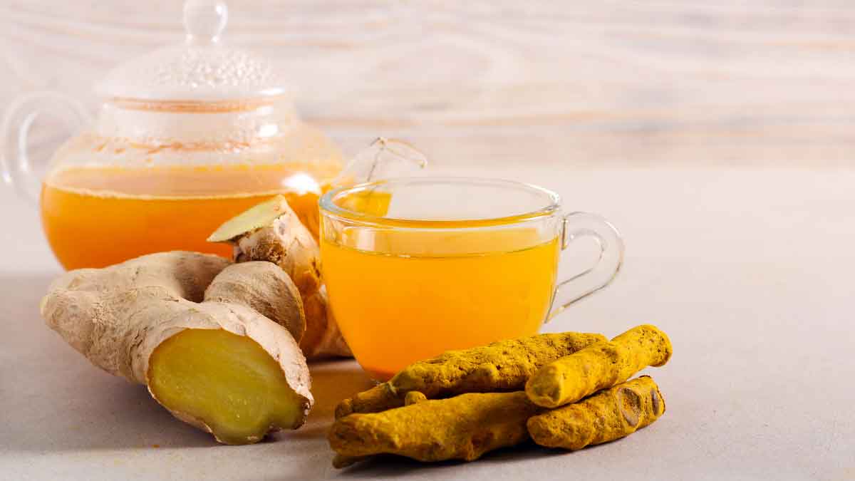 Apart from relieving swelling and pain, turmeric has other miraculous properties - Benefits of turmeric water