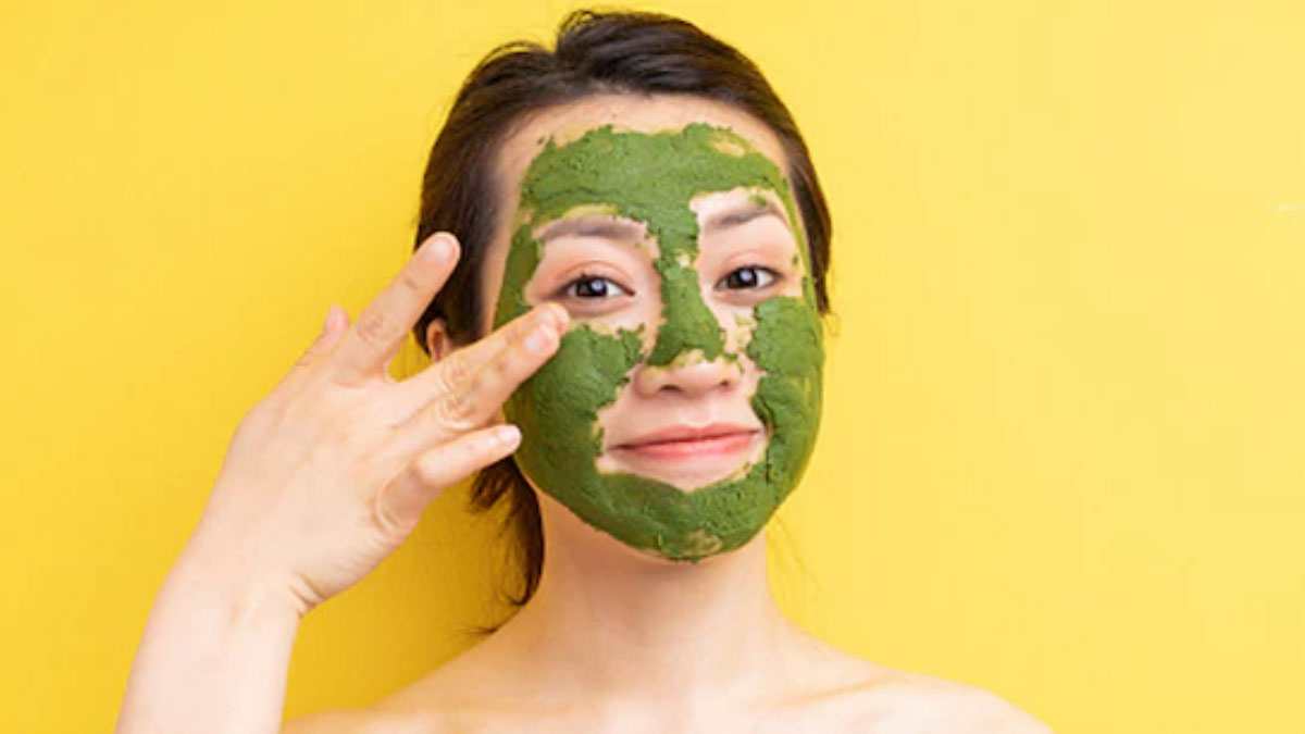 Apply this Green collagen pack to increase facial glow and remove acne and pimples