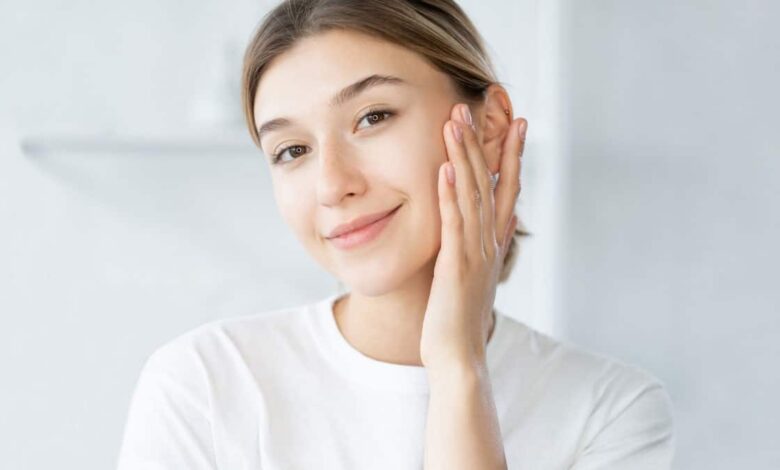 Apply this thing on your face as soon as you wake up in the morning, your face will remain glowing throughout the day