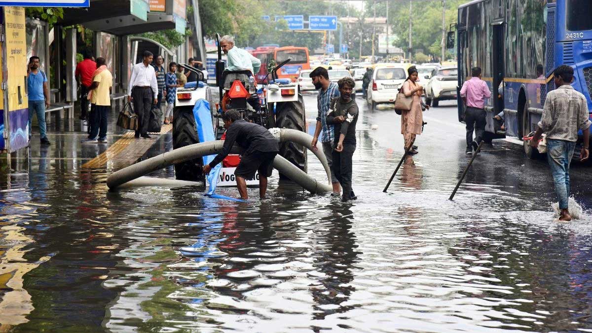 BJP targets AAP due to waterlogging in many areas of Delhi