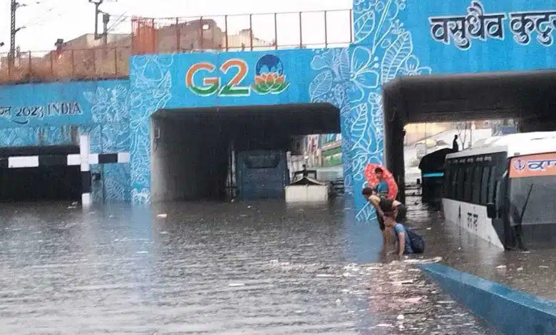 BJP targets AAP due to waterlogging in many areas of Delhi