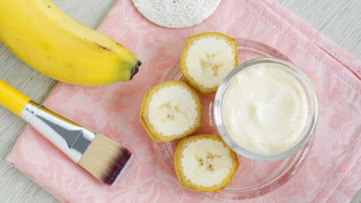 Banana face mask will enhance the glow of your face