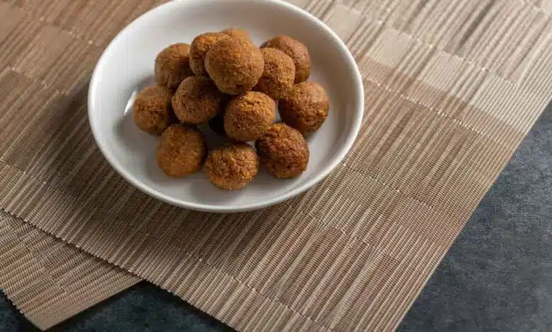 Black raisin-dry ginger laddu will do wonders