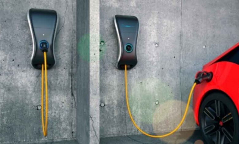 Charging Technology for Electric Vehicle Charging Stations