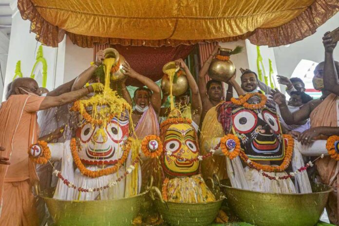 Devotees come to Odisha on Dev Snaan Purnima