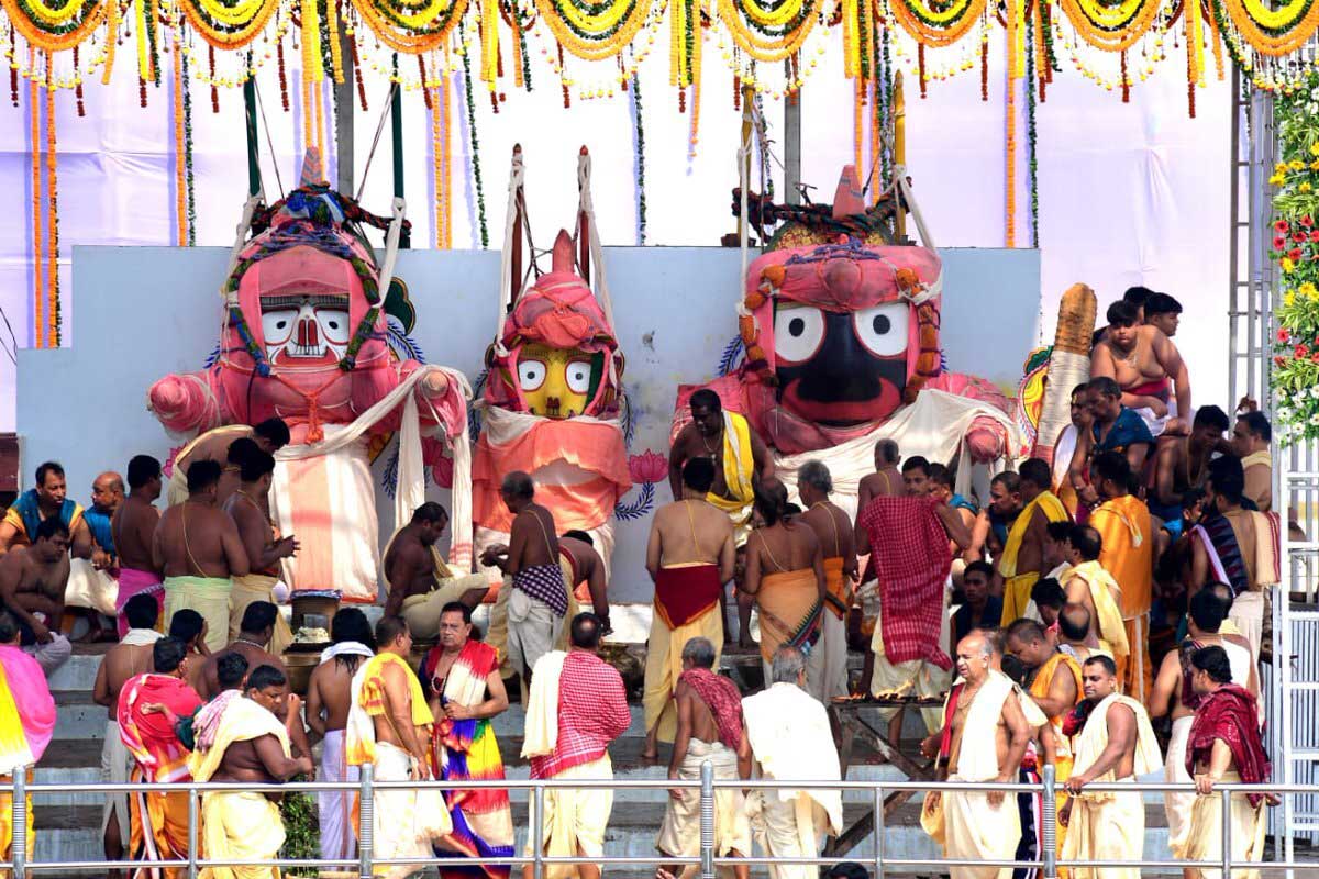 Devotees come to Odisha on Dev Snan Purnima