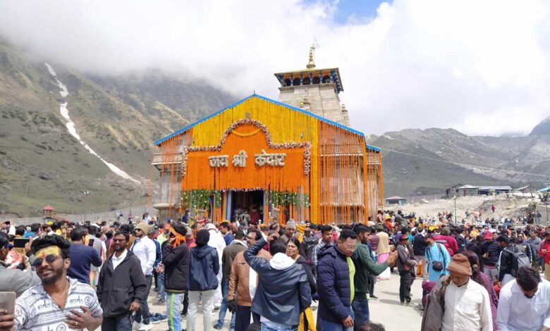 Devotees enjoyed darshan at Kedarnath Dham