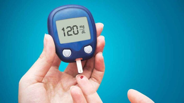 Diabetes के मरीज में आटे में गूंथकर खाएं ये 5 चीजें